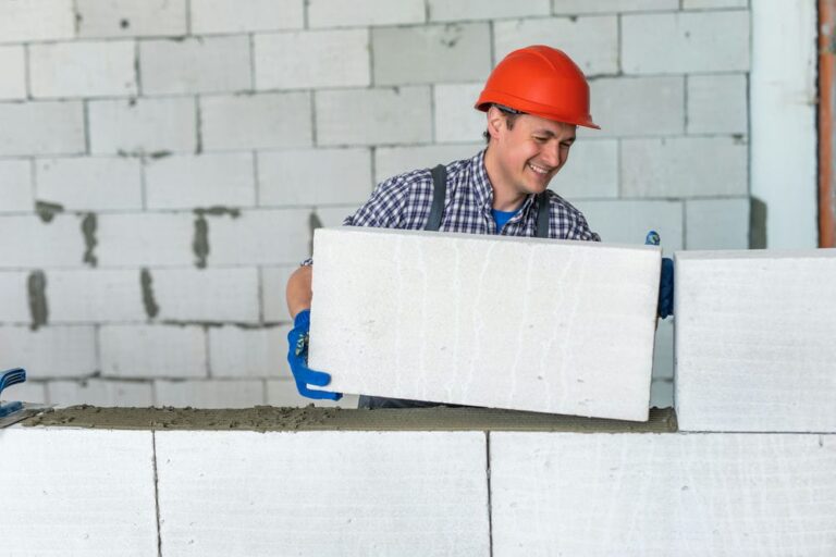 Compartimentazione, tamponamento, rivestimento: i tanti “volti” della muratura in blocchi